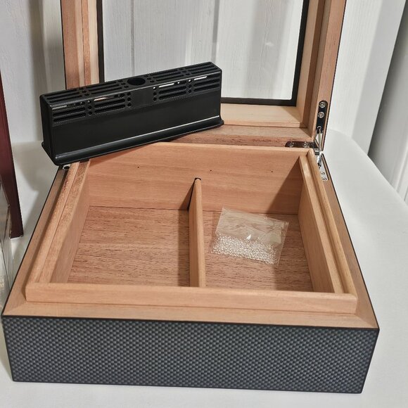 Wudytim Cigar Humidor Spanish Cedar Digital Hygrometer Box Glossy Torch Lighter - Picture 6 of 12